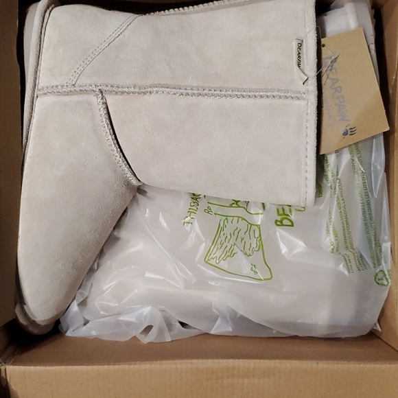 BearPaw Emma Short Claaisx Winter Slip On Boors Size 9 - Picture 5 of 5